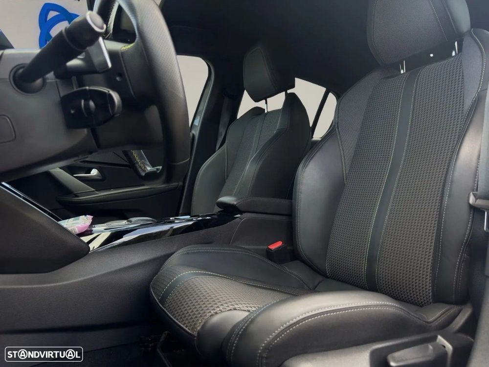 Peugeot 208 1.2 PureTech GT EAT8 - 17