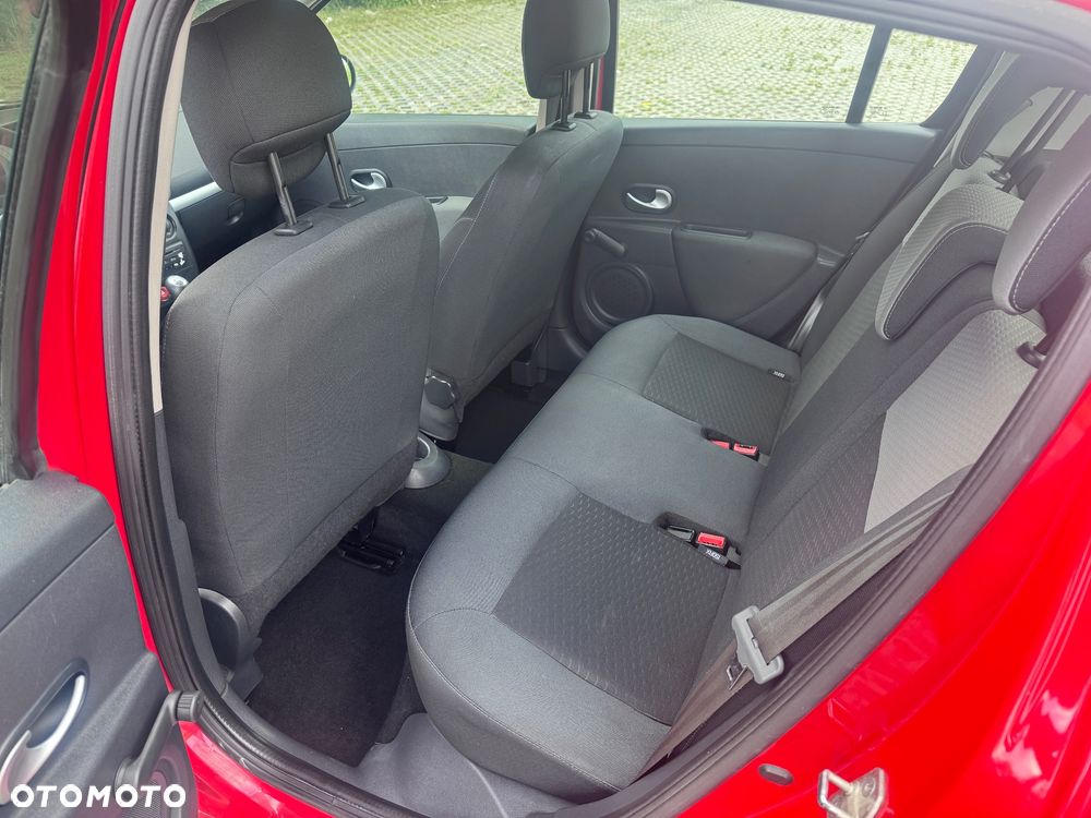 Renault Clio - 7