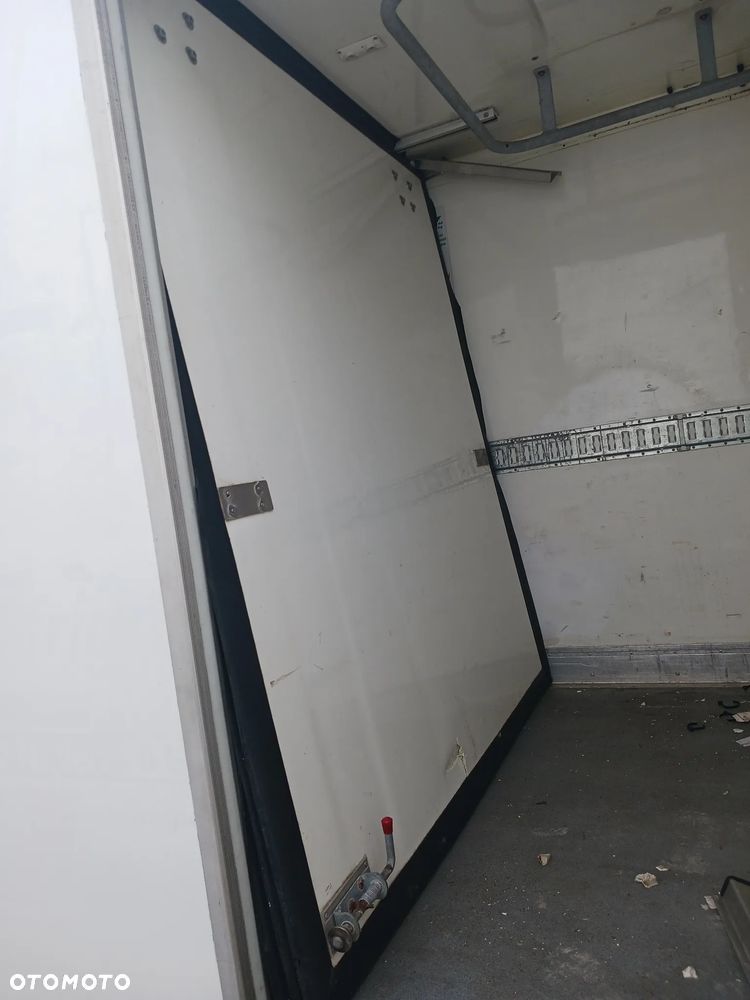Iveco Daily kontener Izoterma chłodnia Mroźnia Przegroda 2016r - 9