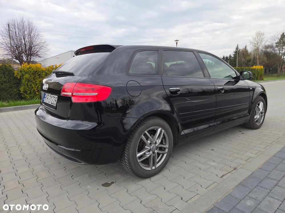 Audi A3 Sportback 1.6 Attraction - 6