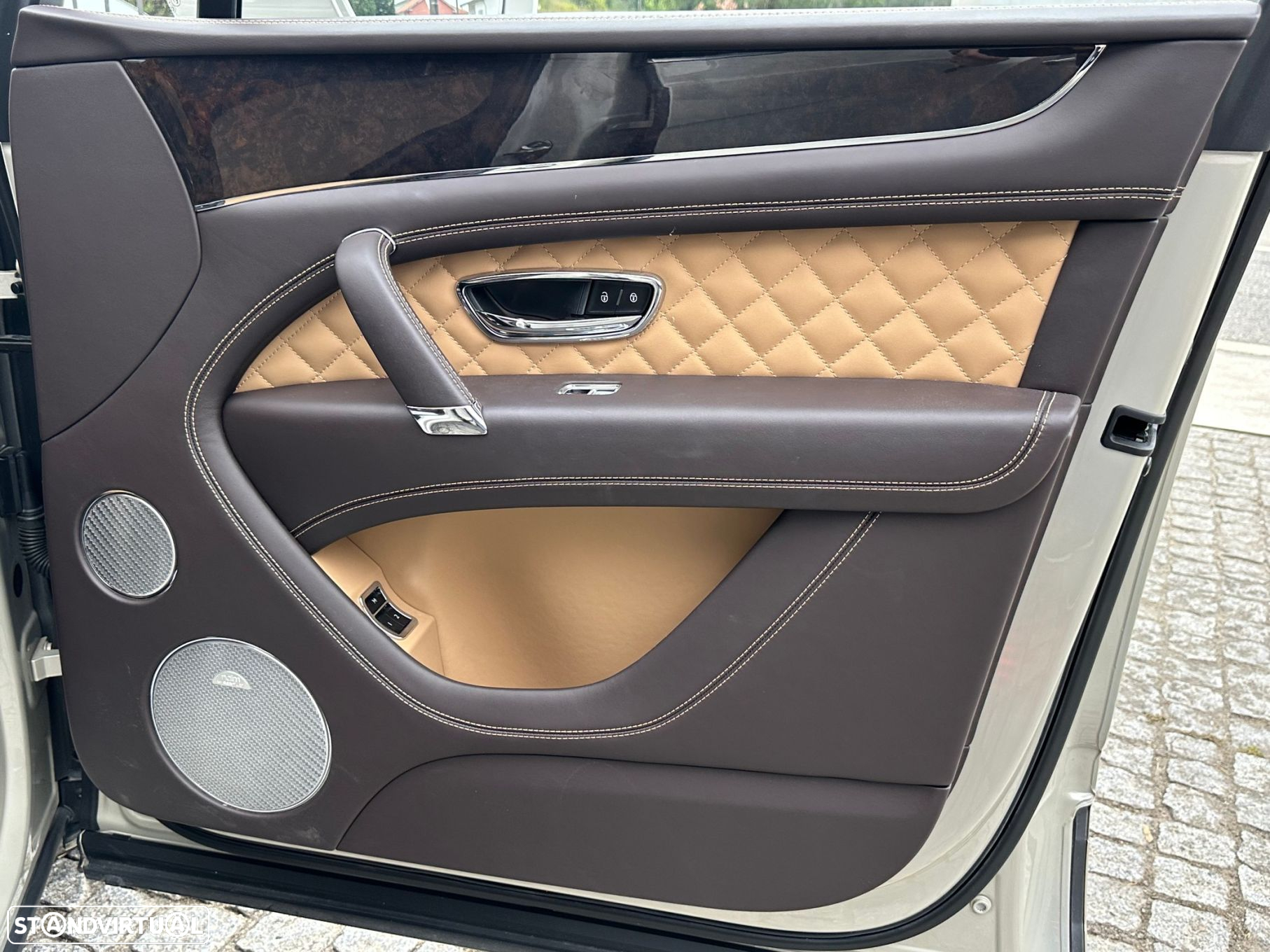 Bentley Bentayga Hybrid - 40