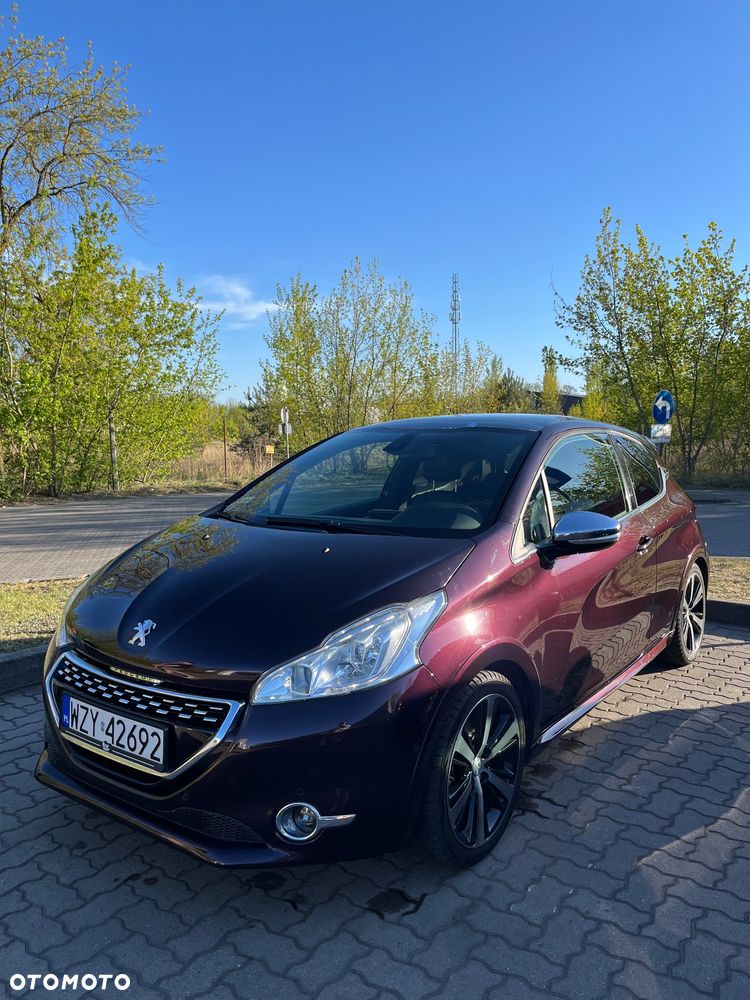 Peugeot 208 - 1