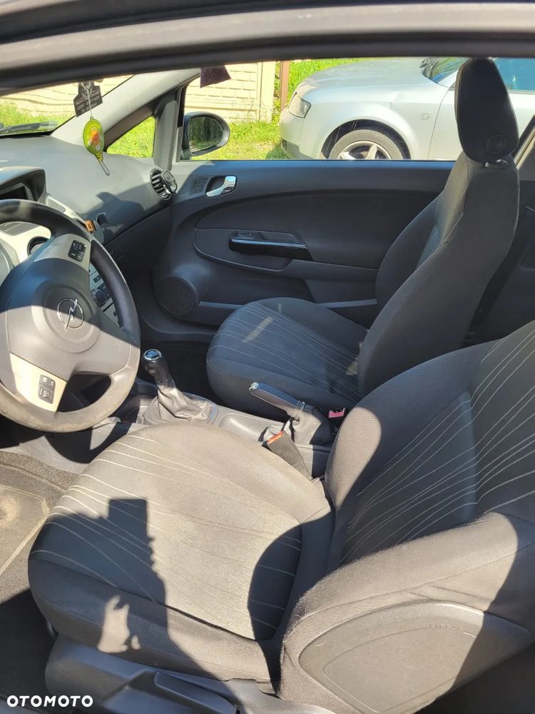 Opel Corsa 1.4 16V Enjoy - 12