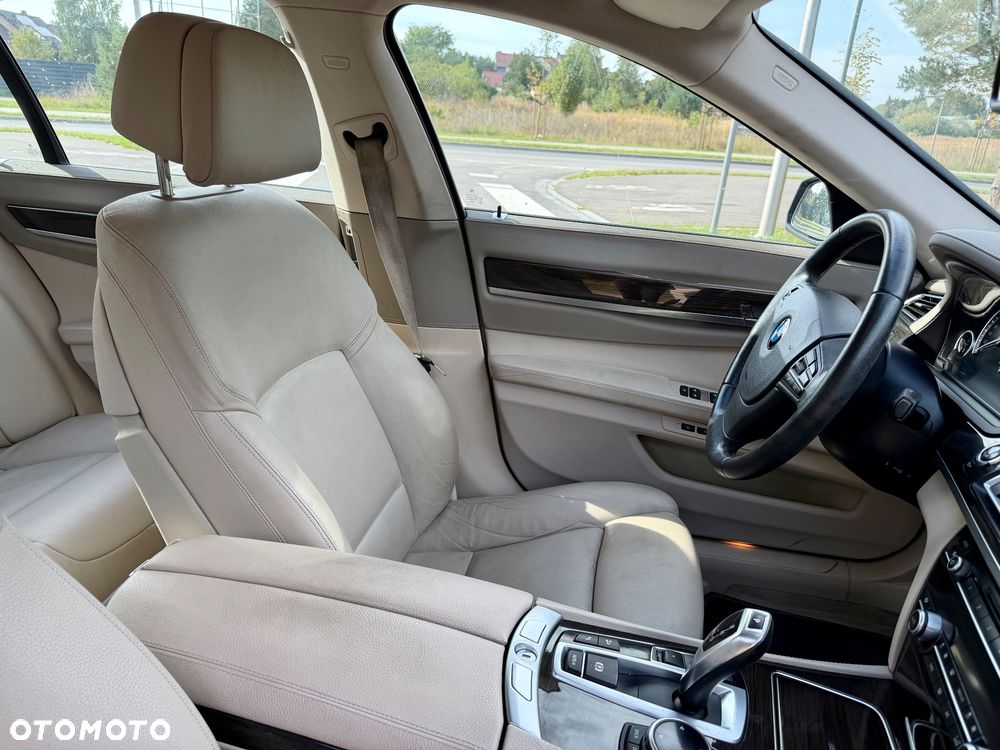 BMW Seria 7 - 29