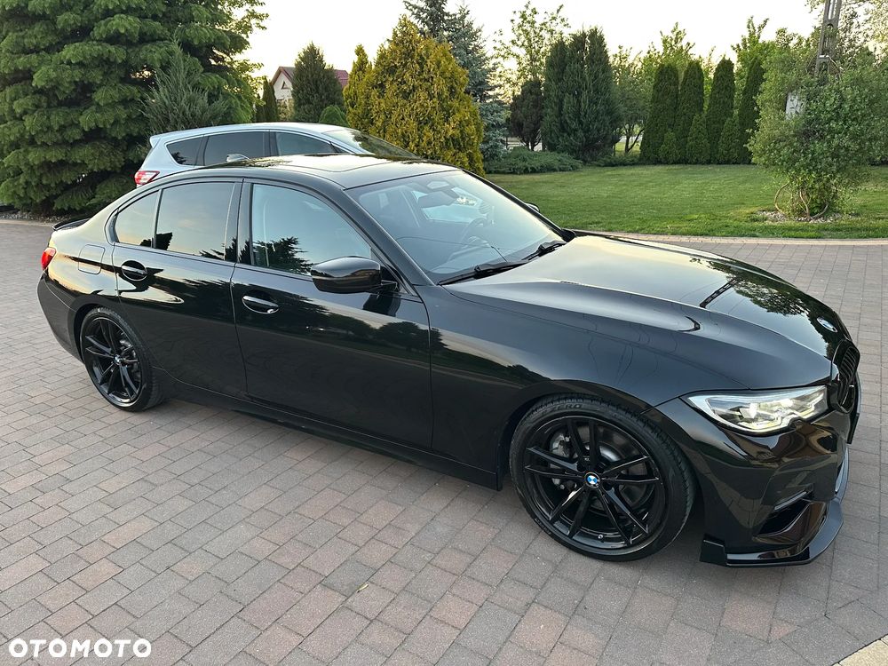 BMW Seria 3 330i M Sport - 8