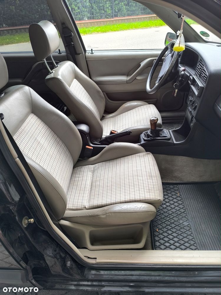 Volkswagen Passat 1.8 CL - 7