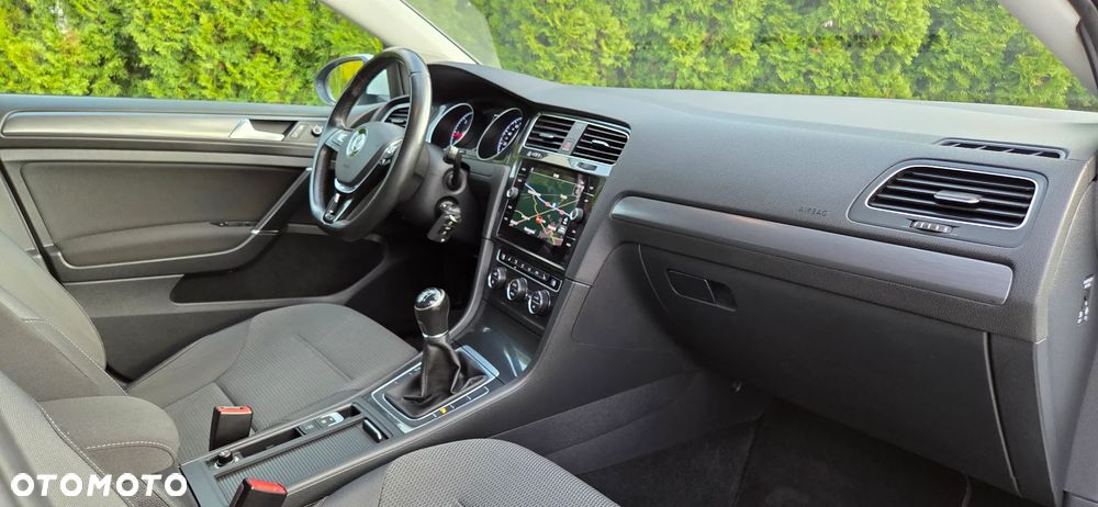 Volkswagen Golf - 18