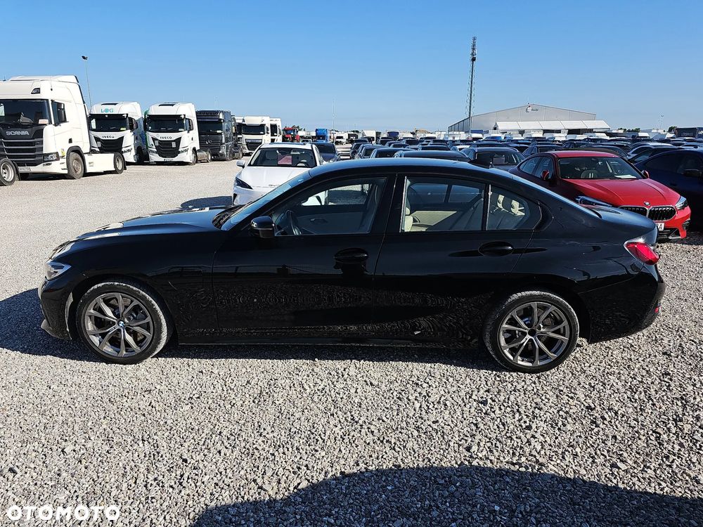 BMW Seria 3 330e Sport Line - 8