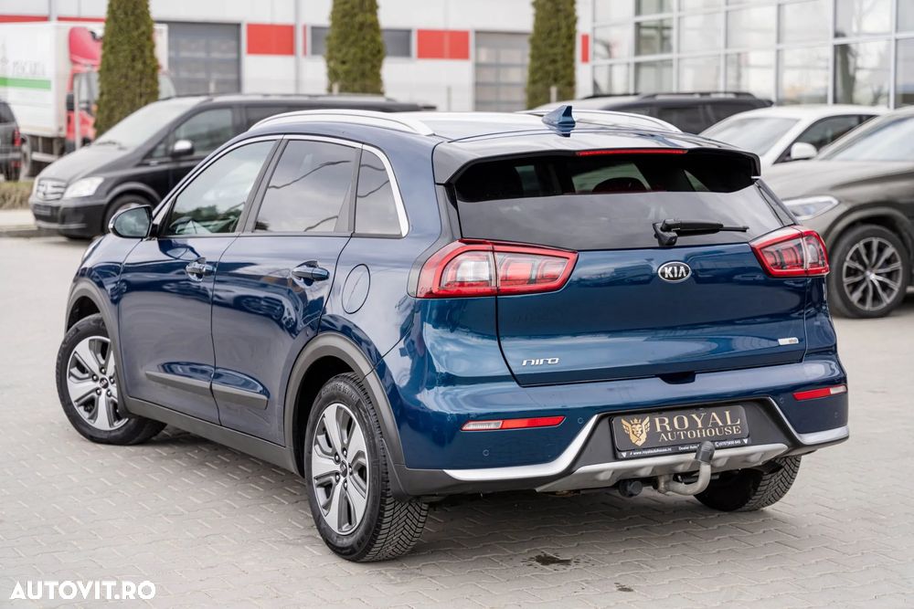 Kia Niro 1.6 GDI 2WD Aut. Spirit - 4