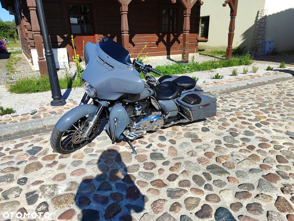 Harley-Davidson Touring Street Glide - 4