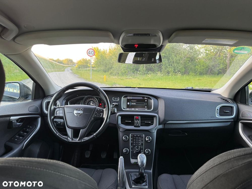 Volvo V40 D2 Momentum - 17