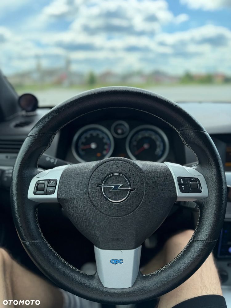 Opel Astra 2.0 T OPC - 22