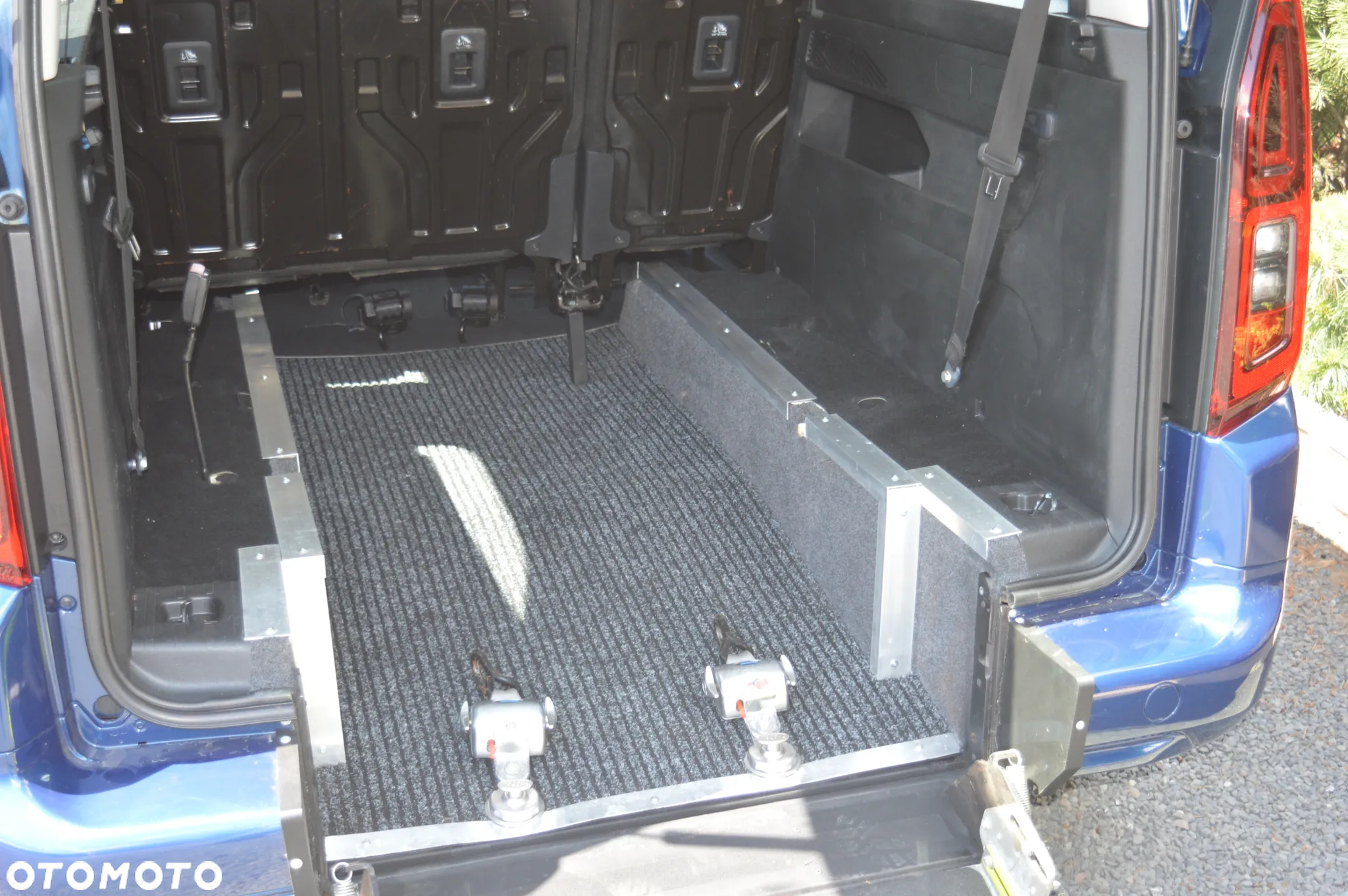 Opel Combo Life XL 1.2 Turbo Essentia S&S - 17