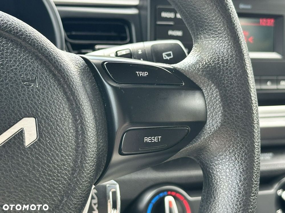 Kia Rio - 23