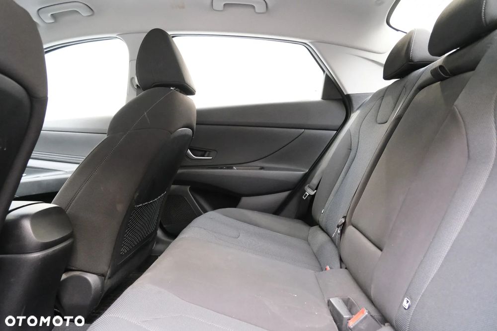 Hyundai Elantra 1.6 Modern - 6