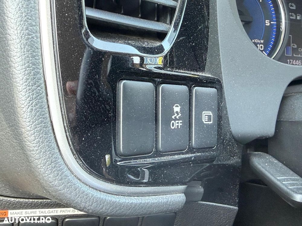 Mitsubishi Outlander - 28