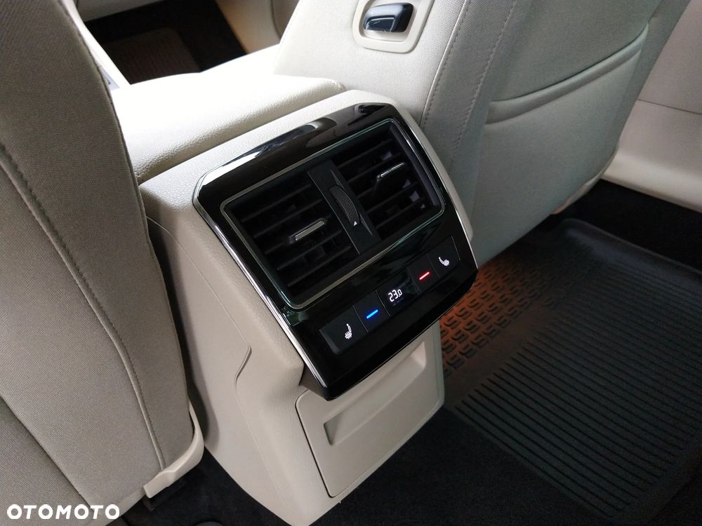 Skoda Superb 2.0 TDI SCR Style DSG - 20