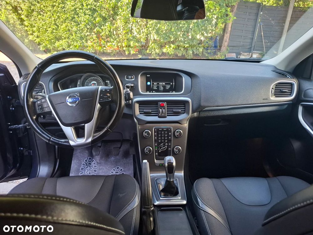 Volvo V40 D4 Momentum - 5