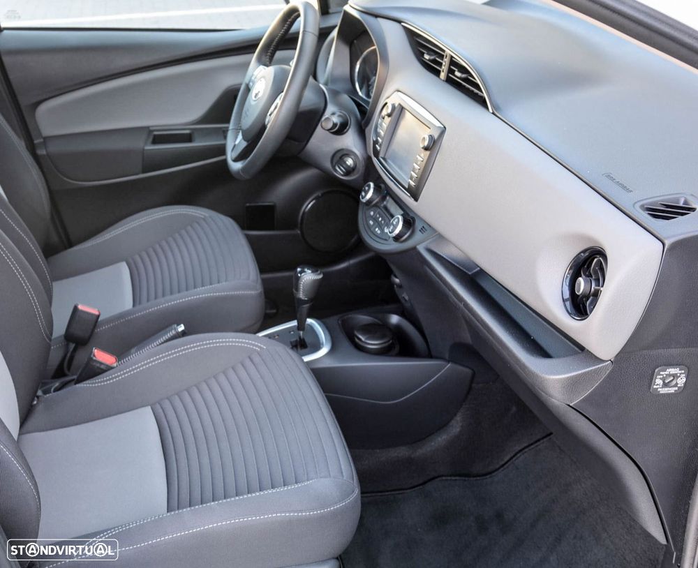 Toyota Yaris 1.5 HSD Square Collec.Bronze - 33