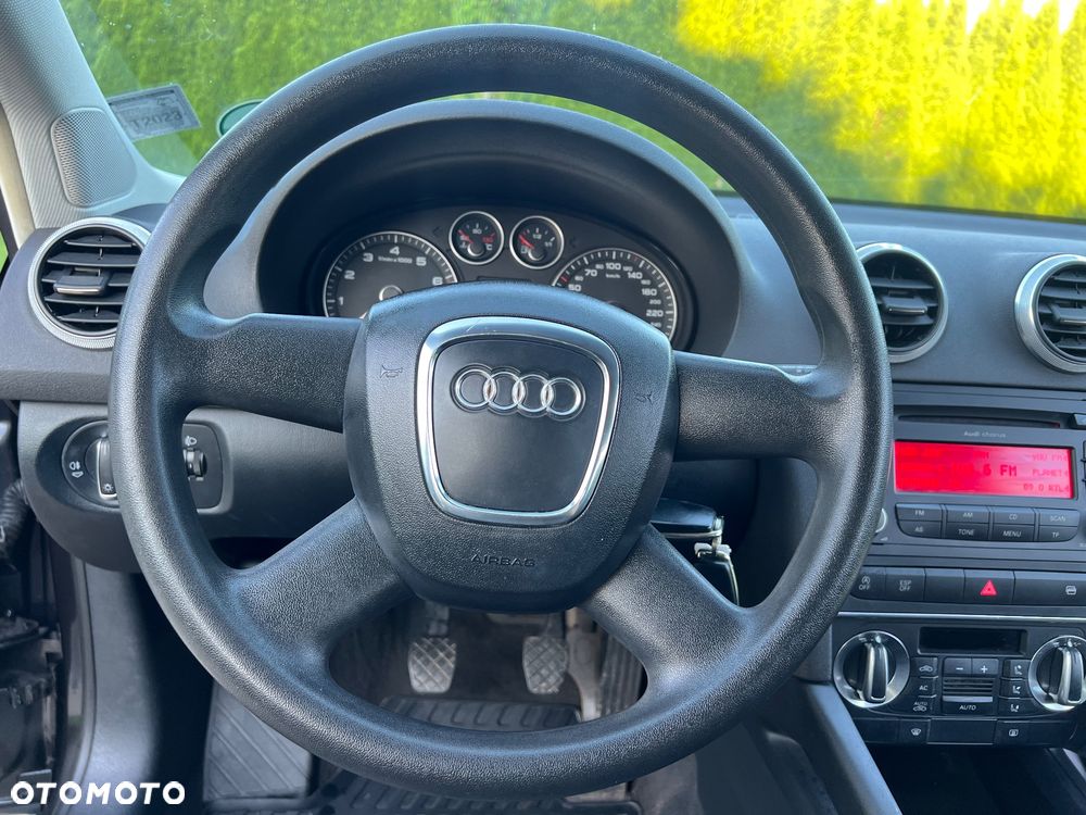 Audi A3 1.4 TFSI Ambiente - 28