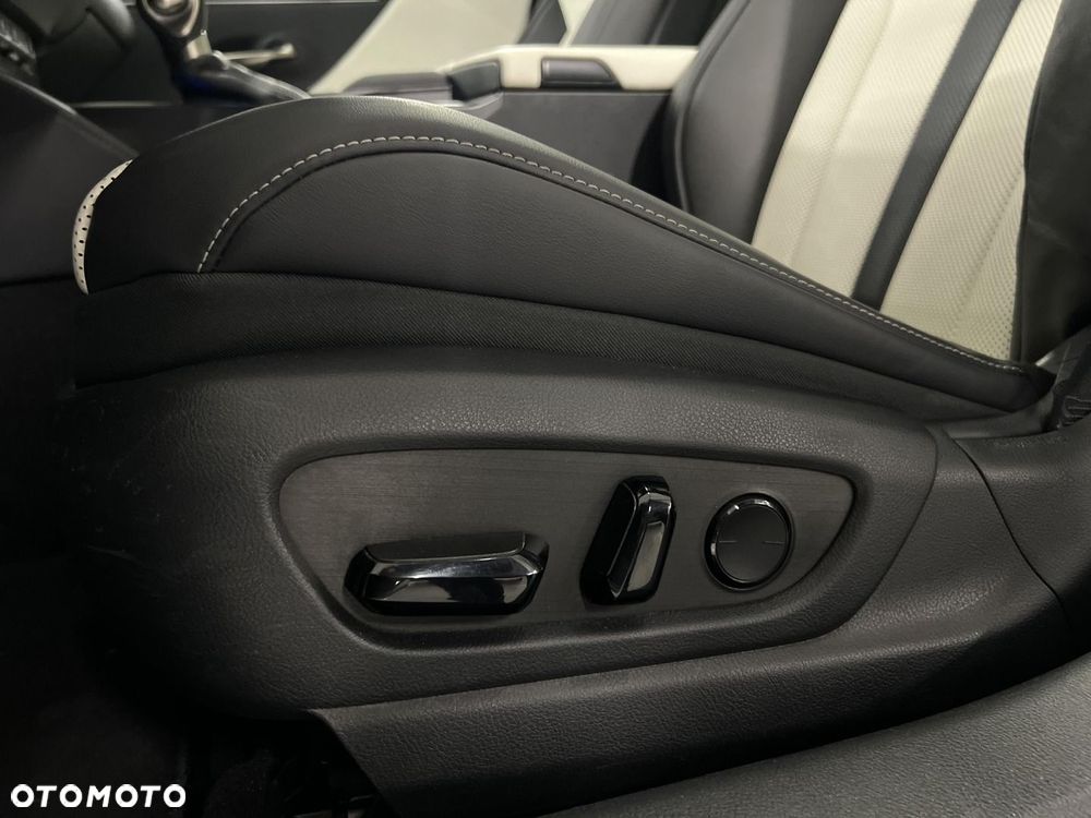 Lexus ES 300h F Sport Edition - 29