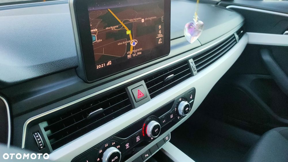 Audi A4 Avant 2.0 TDI ultra S tronic design - 19