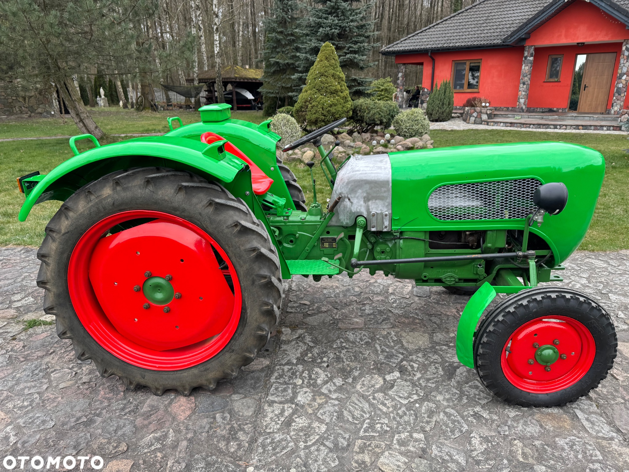 Deutz-Fahr Fahr Güldner A3K Burgund D133 - 19