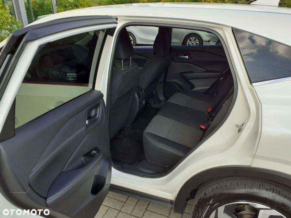 Nissan Qashqai 1.3 DIG-T N-Connecta DCT - 17