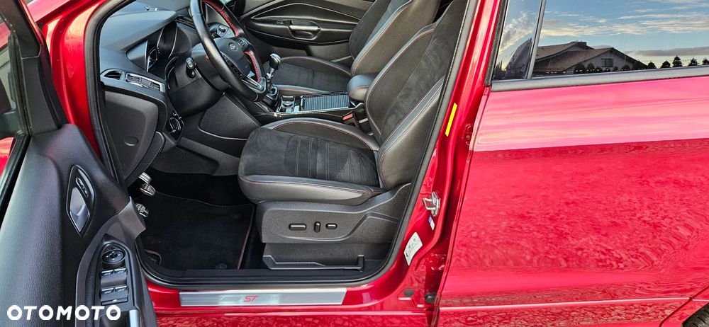 Ford Kuga 2.0 TDCi 4x2 ST-Line - 16