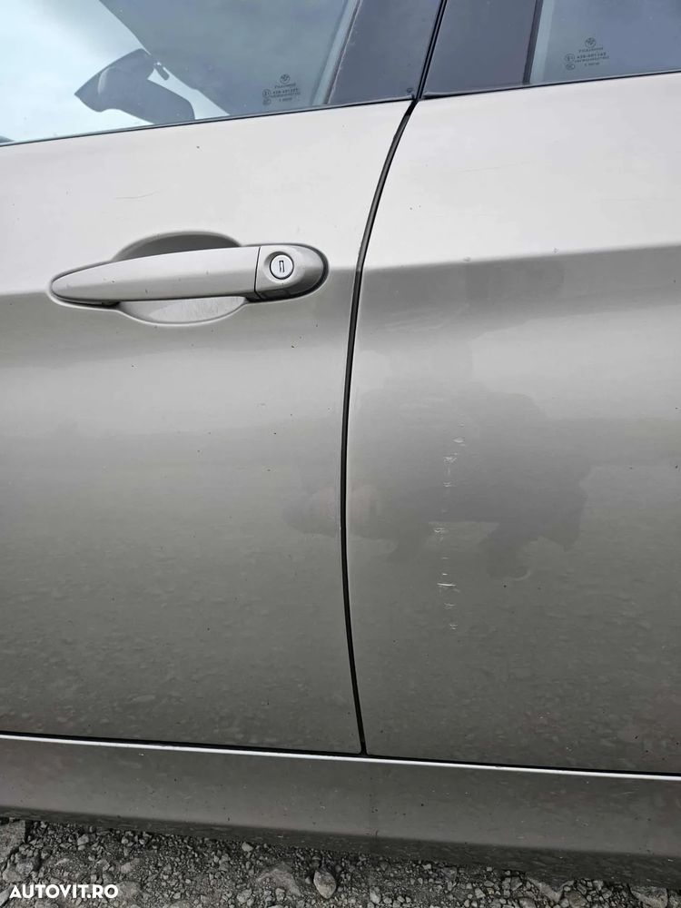 BMW Seria 3 318d DPF Touring - 14