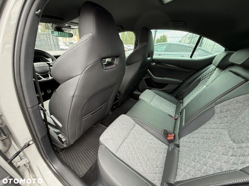 Skoda Octavia 1.5 TSI mHEV Sportline DSG - 19