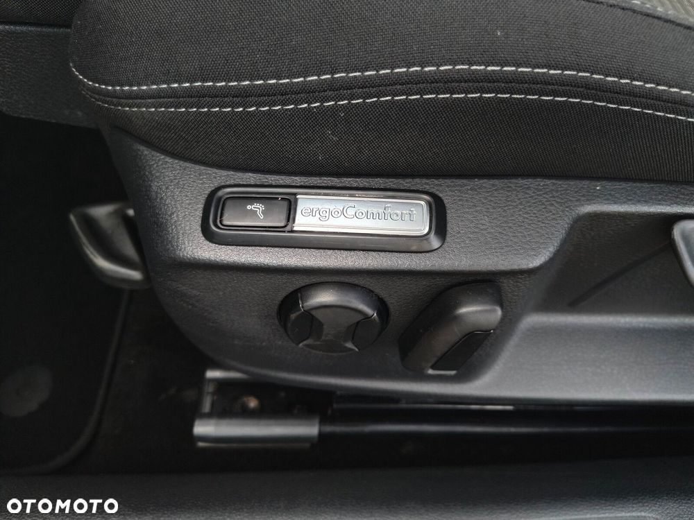 Volkswagen Passat - 18