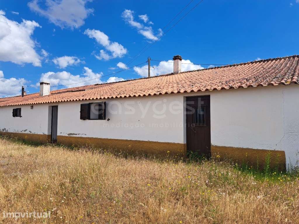 Moradia Térrea com uma excelente área de Quintal no Concelho de Mér... - Grande imagem: 3/29
