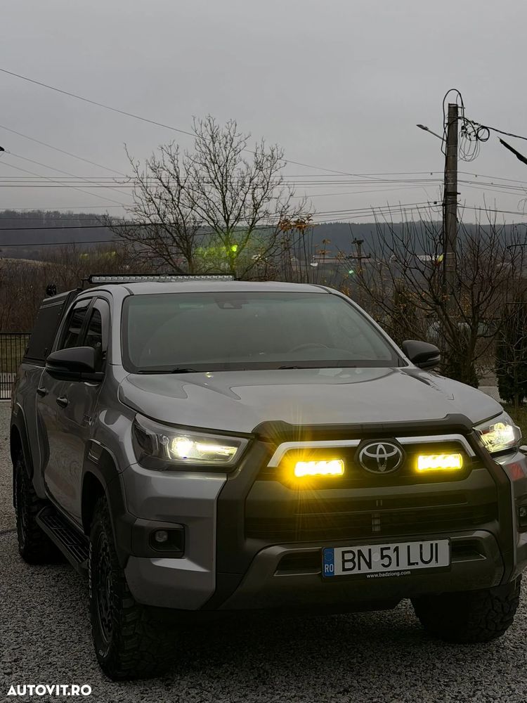 Toyota Hilux 2.8D 204CP 4x4 Double Cab AT Invincible - 2