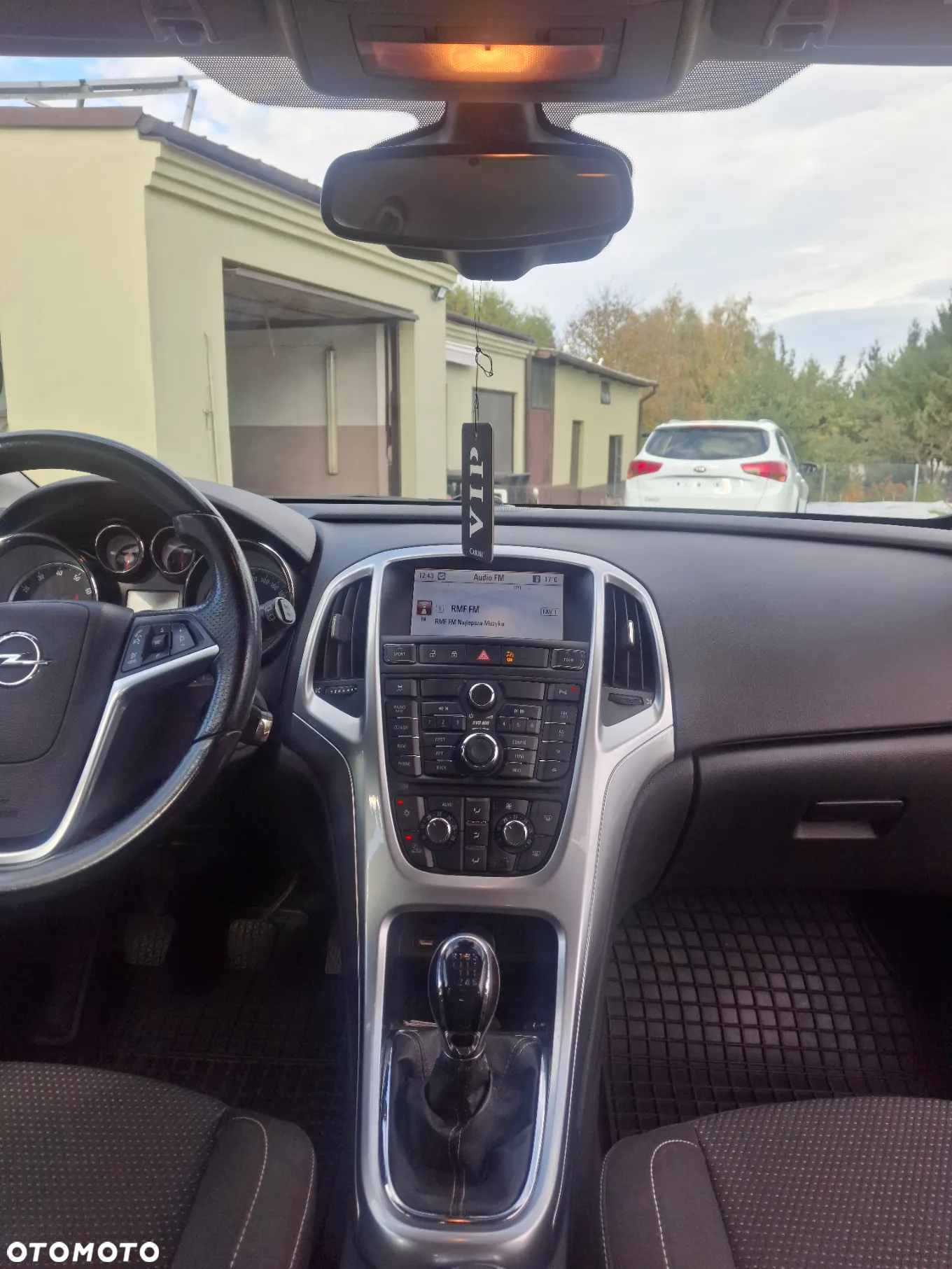 Opel Astra GTC 1.6 Turbo Edition - 8