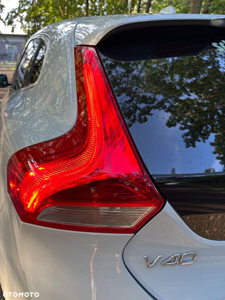 Volvo V40 T3 R-Design Momentum - 34