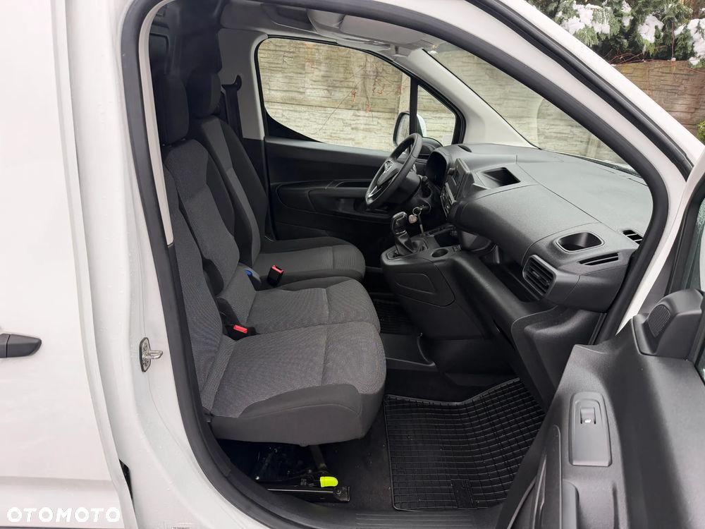 Opel COMBO XL Maxi 2020r L2 1.5 Diesel - 22