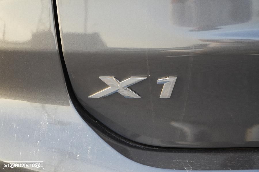 BMW X1 25 e xDrive xLine - 11