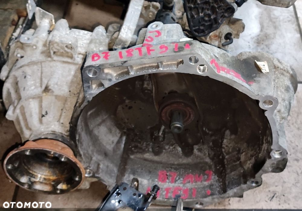 VW PASSAT B7 12r 1.8 TFSI SKRZYNIA BIEGÓW MUJ - 1