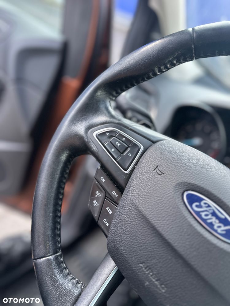 Ford Escape 2.0 EcoBoost AWD Titanium - 11