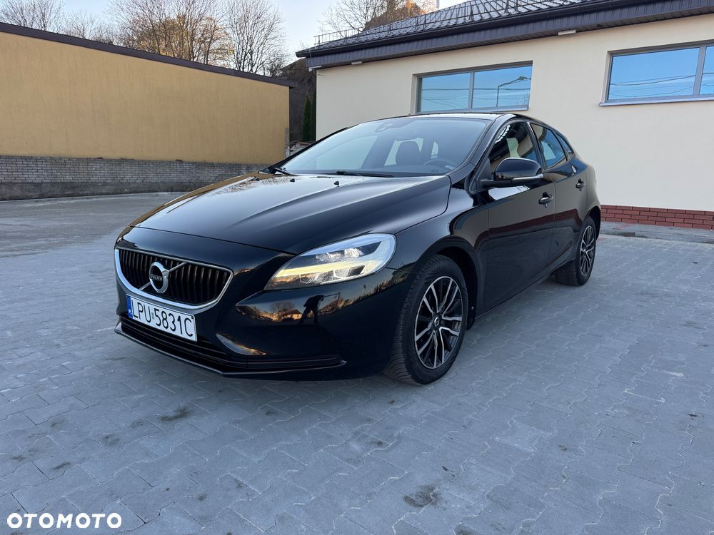 Volvo V40 D2 Drive-E Momentum - 1