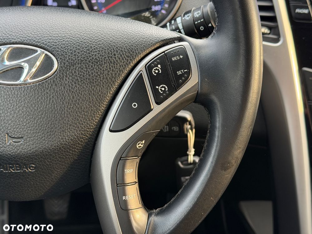 Hyundai i30 1.6 Comfort - 23