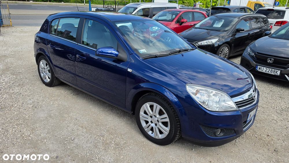Opel Astra 1.6 T Cosmo - 23