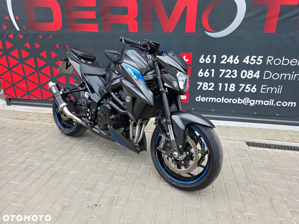 Suzuki GSX - 21