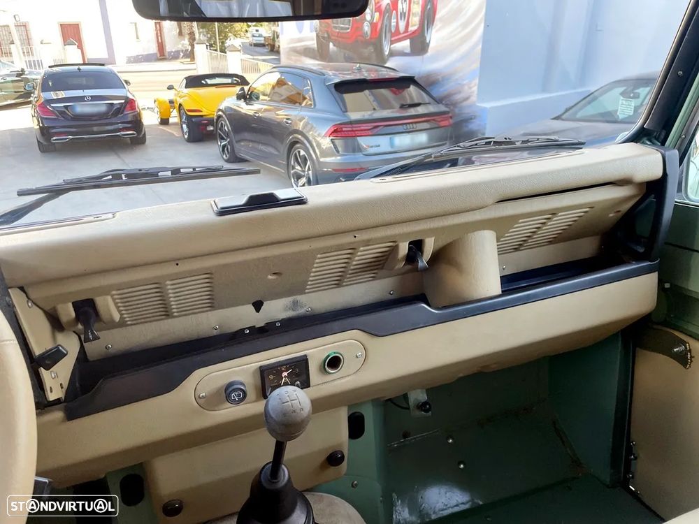 Land Rover Defender 90 2.5 TDi Metal Top - 18