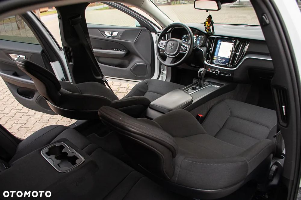 Volvo V60 D3 Momentum Core - 21