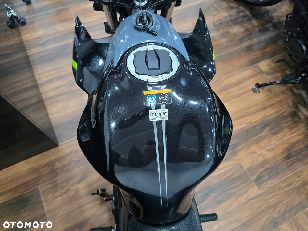 Kawasaki Z 650 - 23