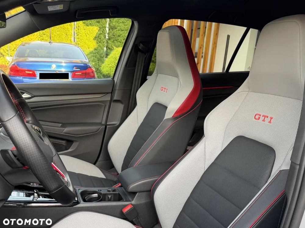 Volkswagen Golf - 14