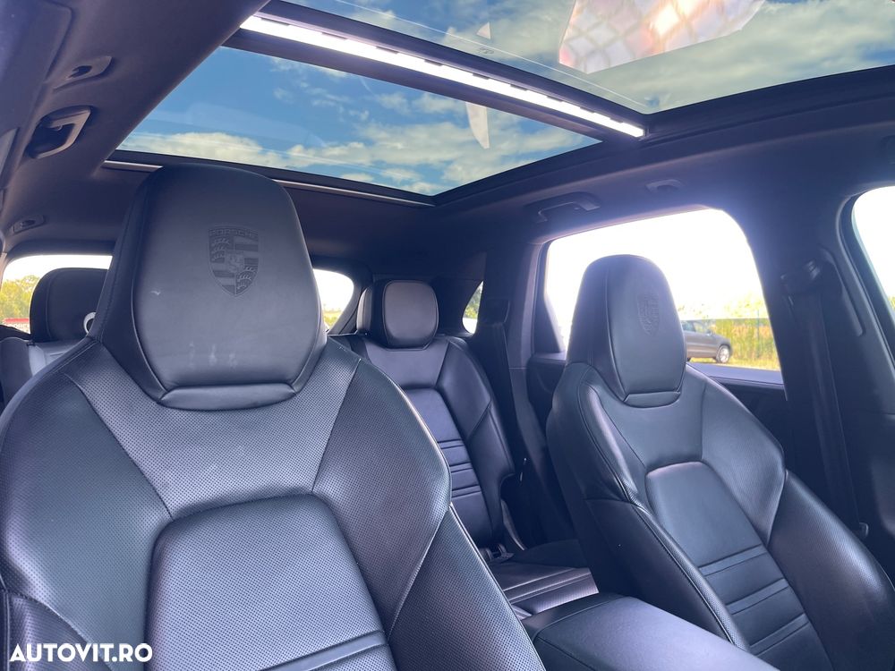 Porsche Cayenne Tiptronic S Platinum Edition - 36