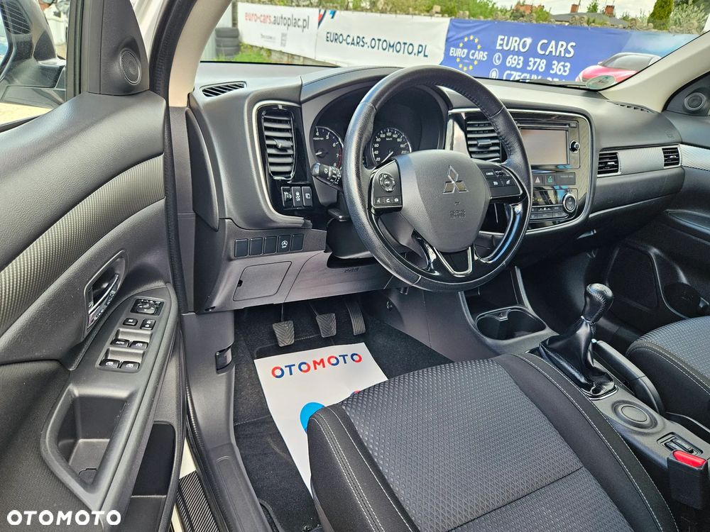 Mitsubishi Outlander 2.0 2WD Diamant - 2